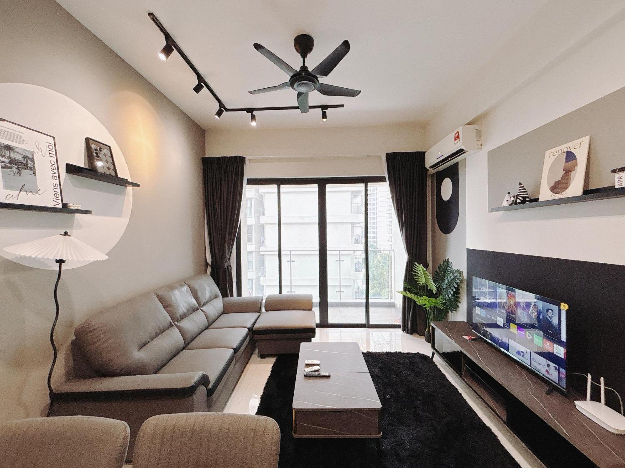 Seafront Country Garden Danga Bay By Lions Bay Apartment Johor Bahru Room photo