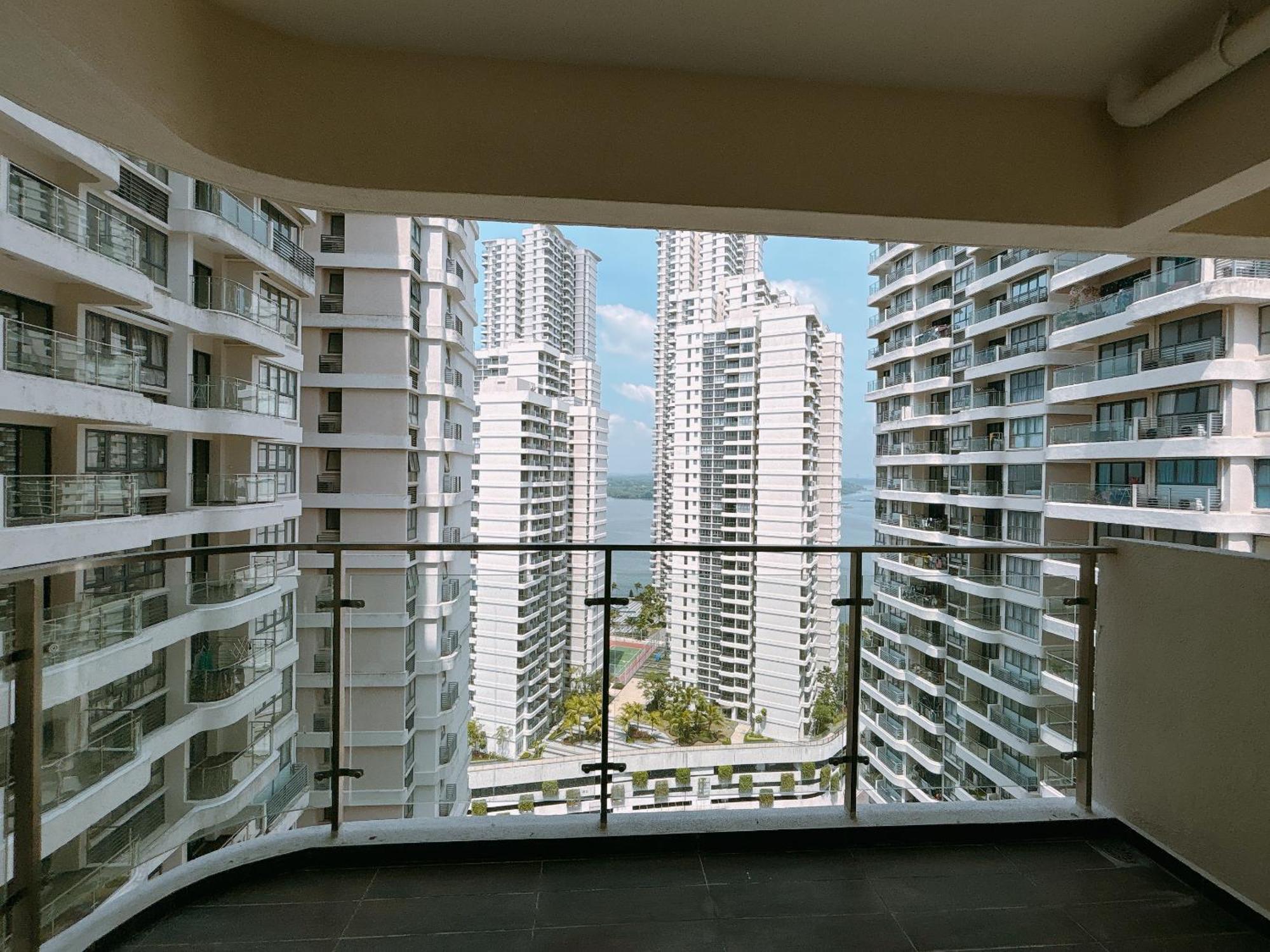 Seafront Country Garden Danga Bay By Lions Bay Apartment Johor Bahru Room photo